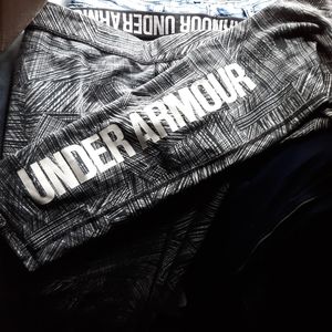 Lg under armour leggings womens running pants.